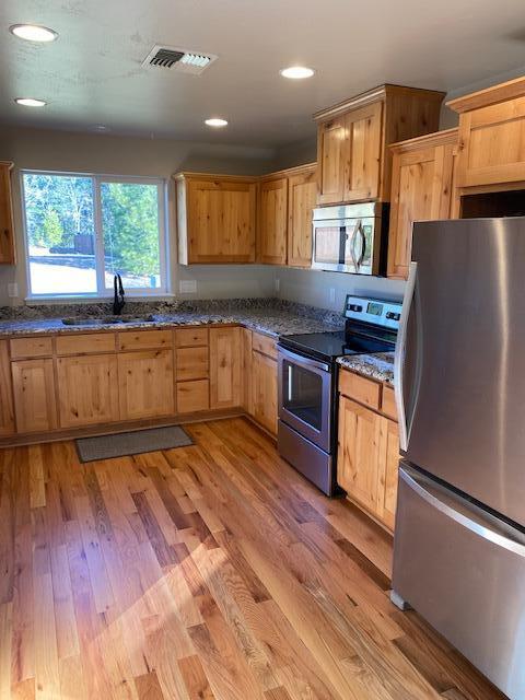 316 Cedar Ridge Cave Junction, OR 97523 - Photo 8 of 46 Kitchen