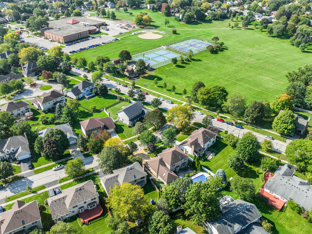 1712 Mundelein Road Naperville, IL 60565 - Photo 40 of 42 a view of a city