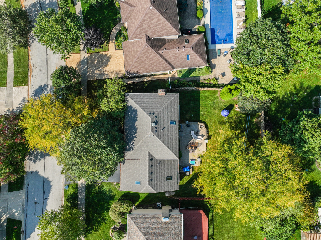 1712 Mundelein Road Naperville, IL 60565 - Photo 41 of 42 an aerial view of a house