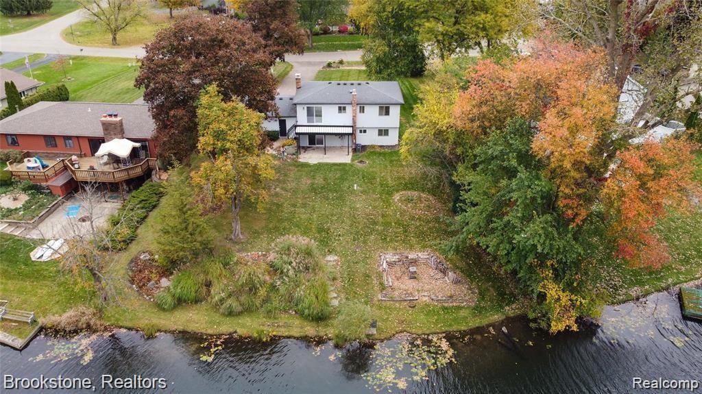 2693 Ripple Court White Lake, MI 48383 - Photo 9 of 36