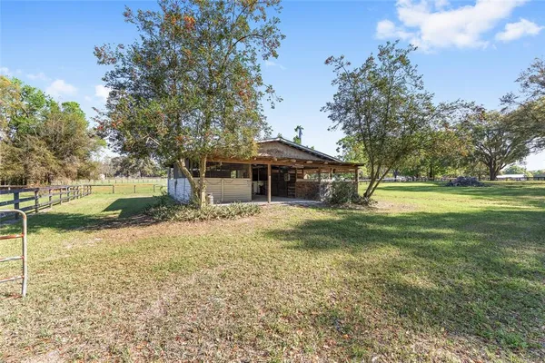 $450,000 | 205 East Highway 318, Citra, FL 32113