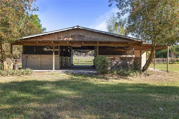 $450,000 | 205 East Highway 318, Citra, FL 32113
