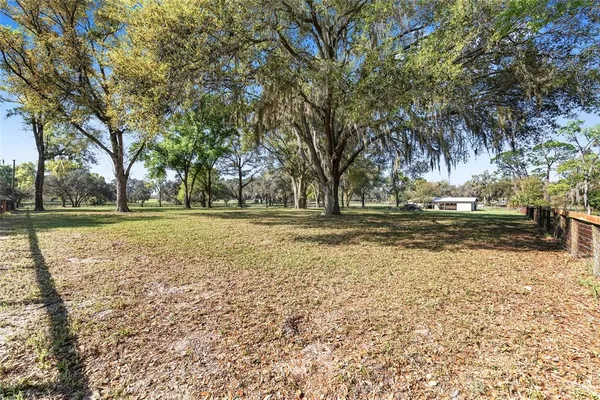 $450,000 | 205 East Highway 318, Citra, FL 32113