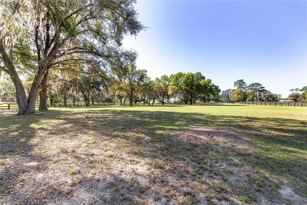$450,000 | 205 East Highway 318, Citra, FL 32113