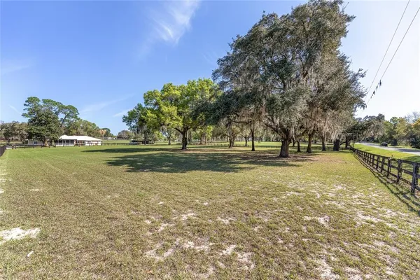 $450,000 | 205 East Highway 318, Citra, FL 32113