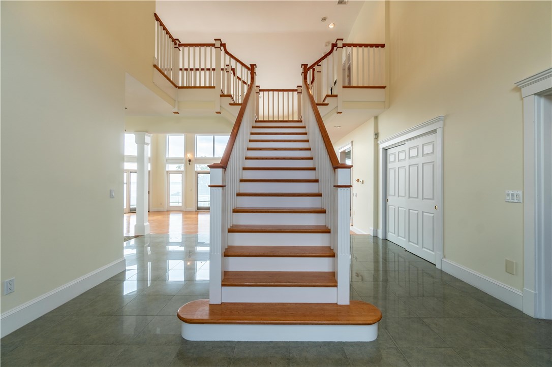 276 Channel View Warwick, RI 02889 - Photo 4 of 47