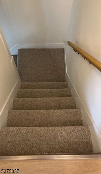 134 Tingley Lane Edison, NJ 08820 - Photo 8 of 10 a view of entryway