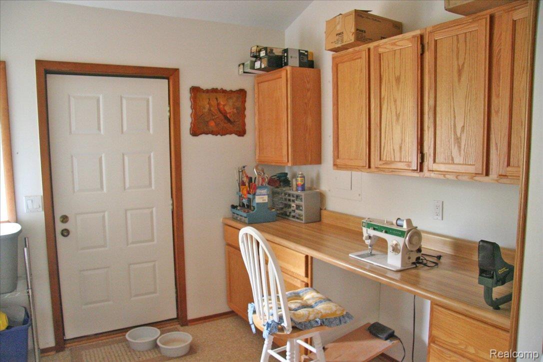 964 Middle Road Highland, MI 48357 - Photo 18 of 25 17 Laundry Room with Built-in Se