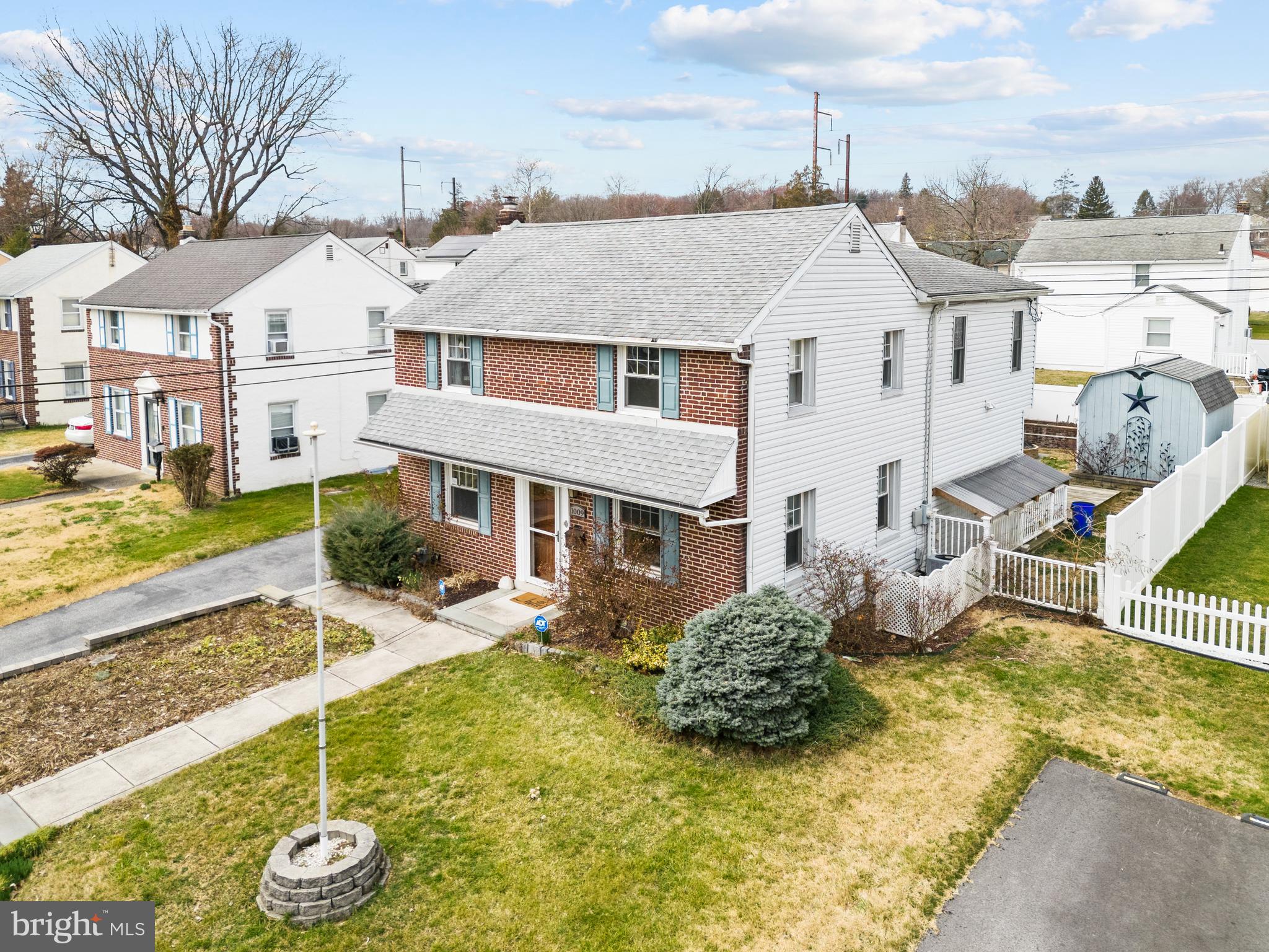 1009 Lamb Road Secane, PA 19018 - Photo 3 of 44