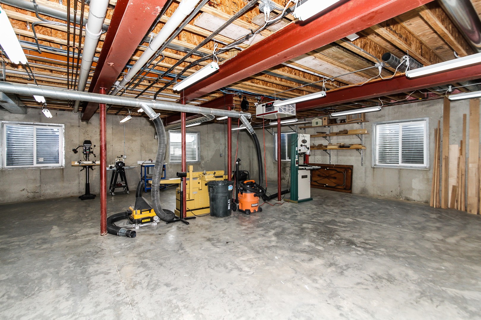 8762 Country Shire Lane Spring Grove, IL 60081 - Photo 29 of 39 a view of a room with gym equipment