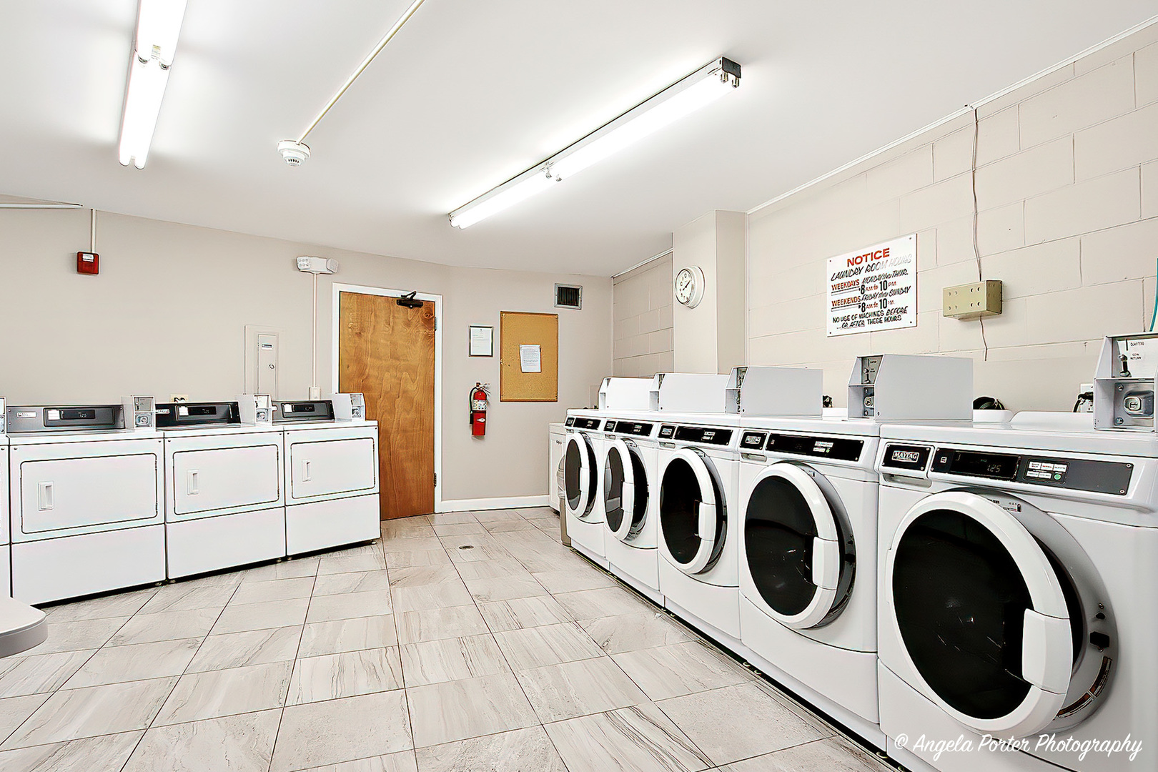 1425 Sandpebble Drive, Unit 227 Wheeling, IL 60090 - Photo 18 of 21 a utility room with dryer and washer
