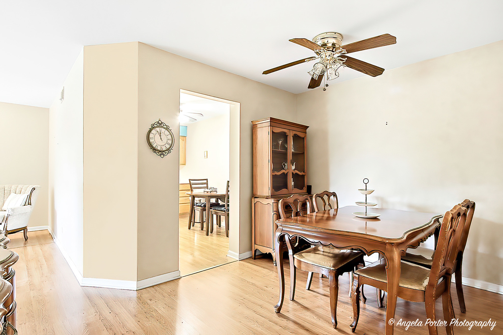 1425 Sandpebble Drive, Unit 227 Wheeling, IL 60090 - Photo 7 of 21 a dining room with furniture and window
