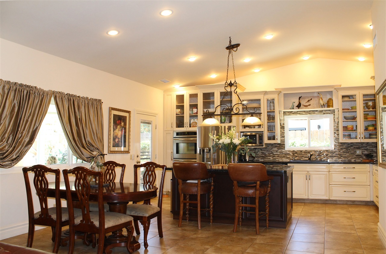 949 Woodcreek Road Fallbrook, CA 92028 - Photo 7 of 25