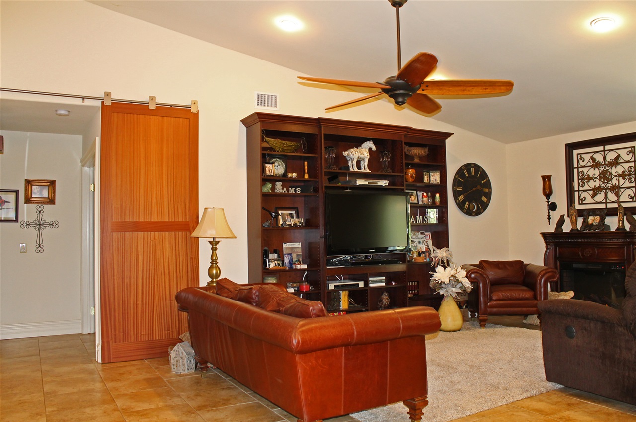 949 Woodcreek Road Fallbrook, CA 92028 - Photo 8 of 25