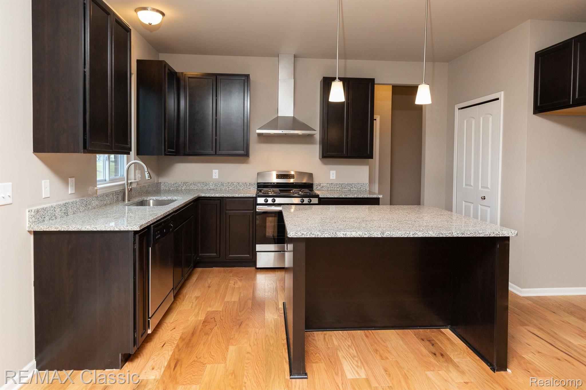 30831 Bradmore Road Warren, MI 48092 - Photo 5 of 30 5149BradmoreRd-15.jpg
