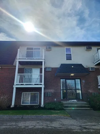 $1,950 | 135 East Main Street, Unit U11, Westborough, MA 01581