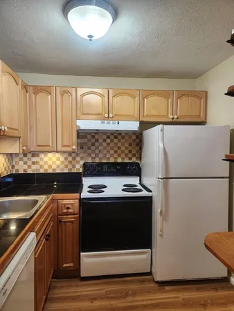 $1,950 | 135 East Main Street, Unit U11, Westborough, MA 01581