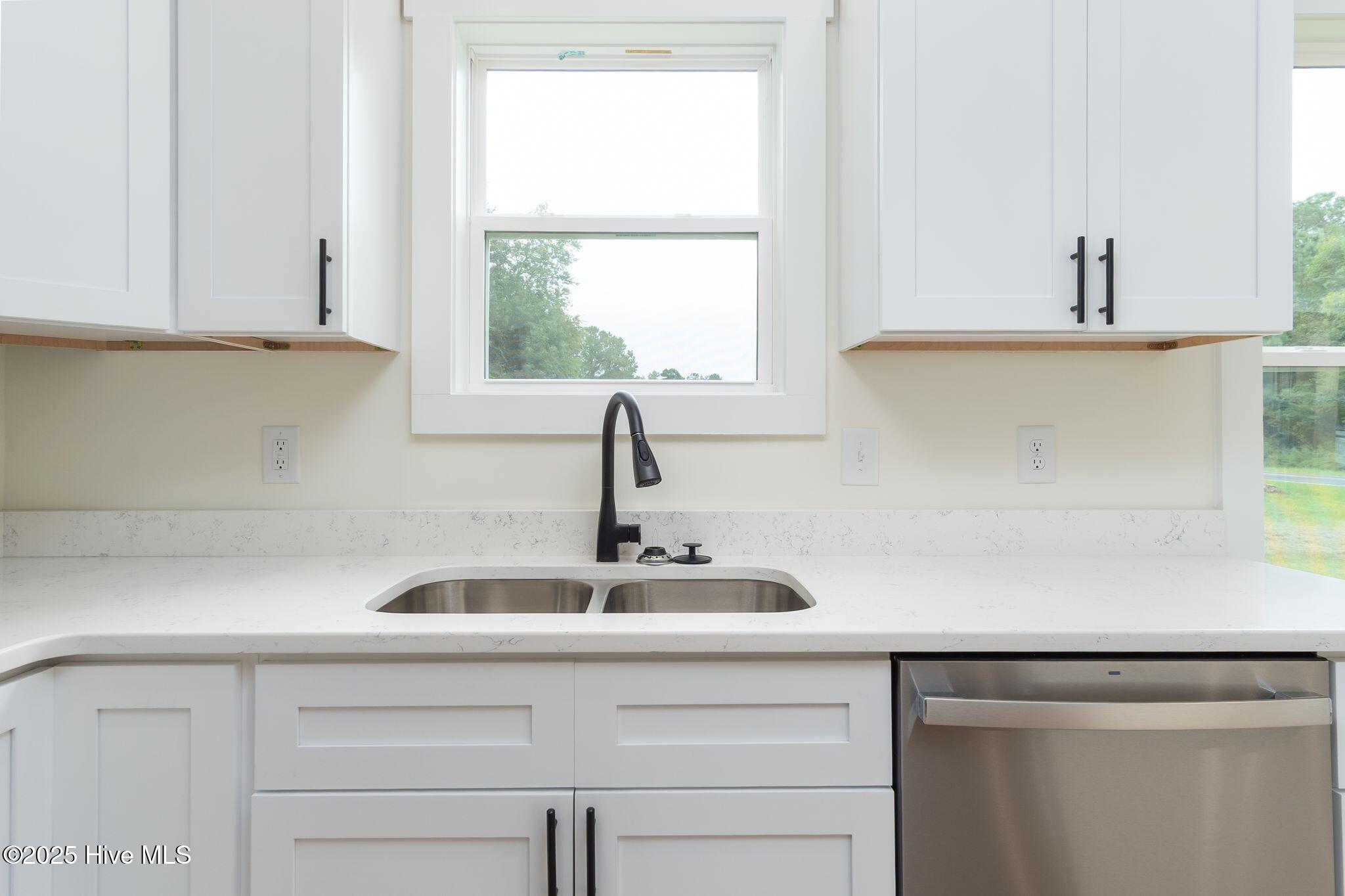 5650 County Line Road New Bern, NC 28562 - Photo 15 of 32 Kitchen
