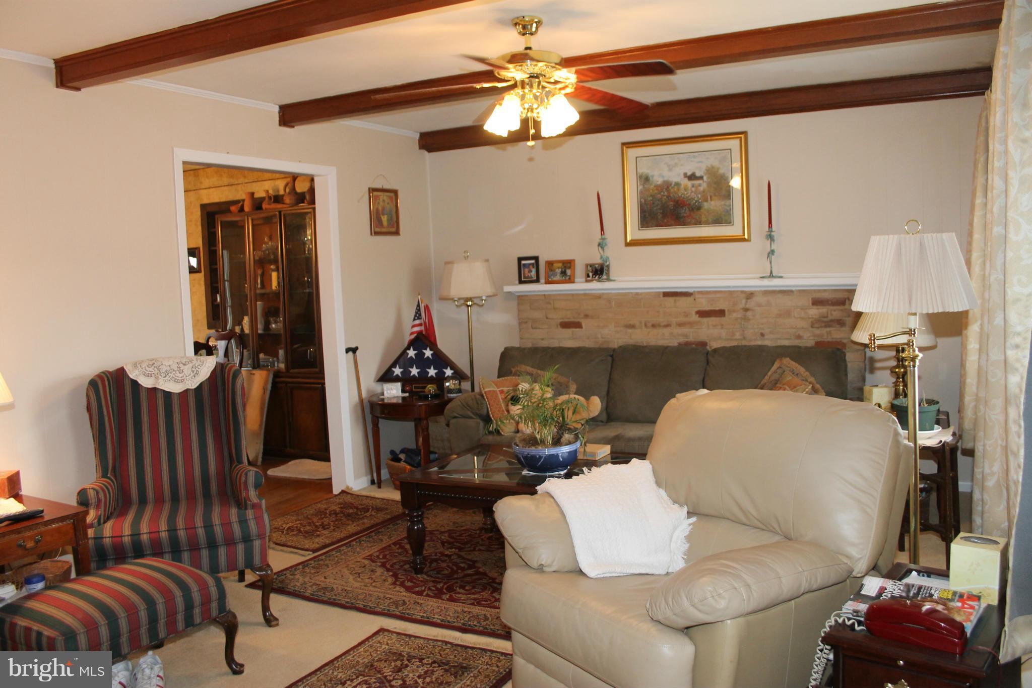 5423 Balls Mill Road Midland, VA 22728 - Photo 3 of 17 Living Room