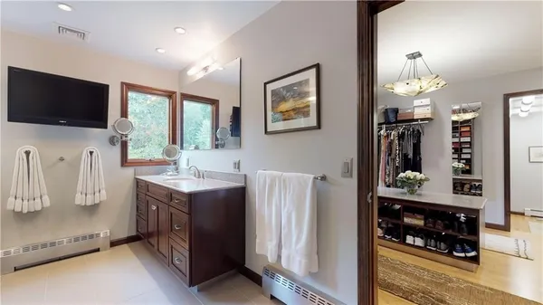 $6,000 | 48 St George Court, Warwick, RI 02888