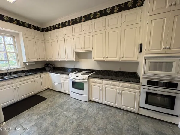 $739,900 | 214 Alderson Road, Washington, NC 27889