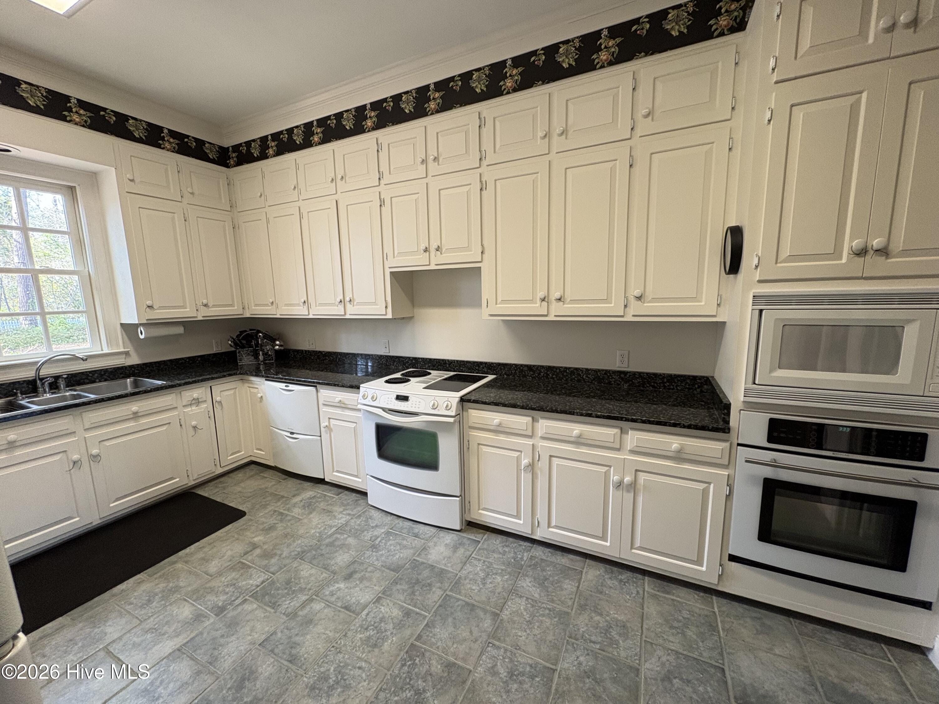 214 Alderson Road Washington, NC 27889 - Photo 14 of 49 Kitchen