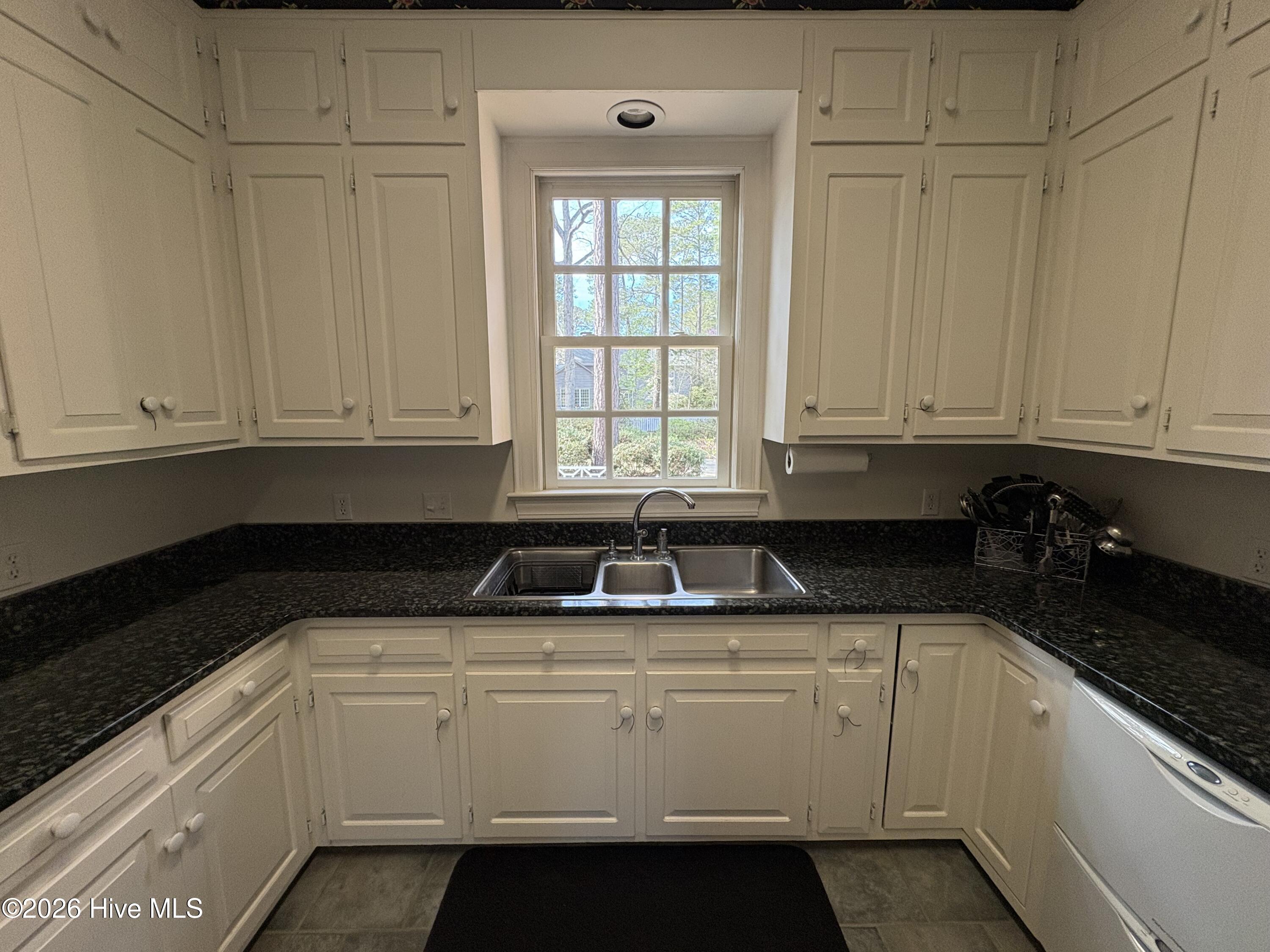 214 Alderson Road Washington, NC 27889 - Photo 16 of 49 Kitchen