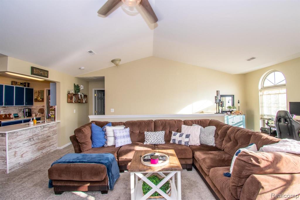 11878 Farmington Road Livonia, MI 48150 - Photo 6 of 26
