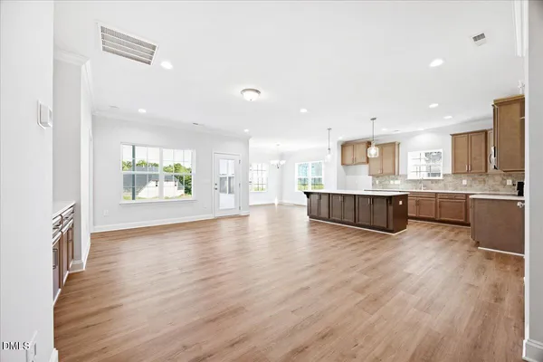 a picture of a bench