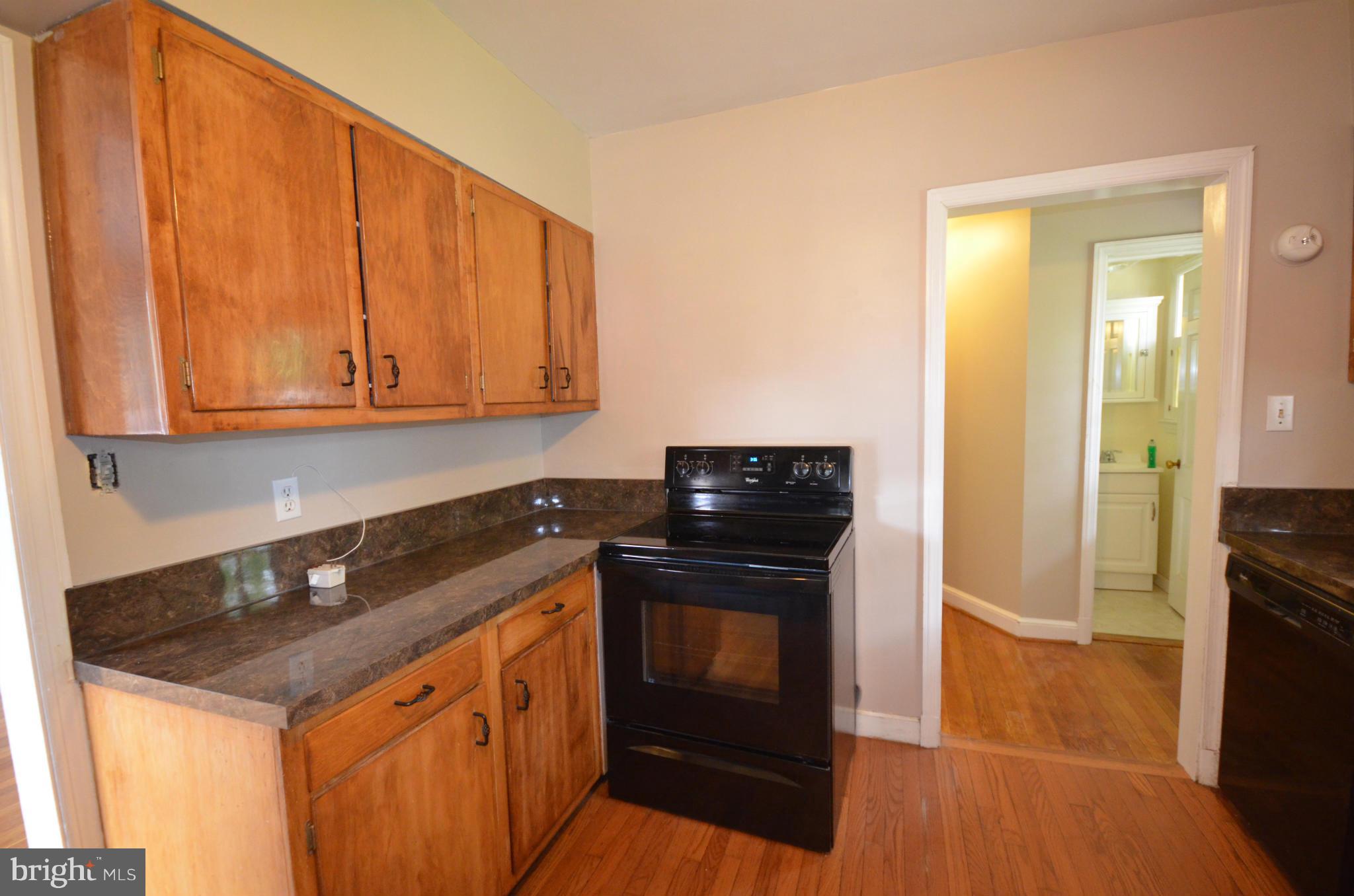 6043 Cipriano Road Lanham, MD 20706 - Photo 11 of 27 Kitchen