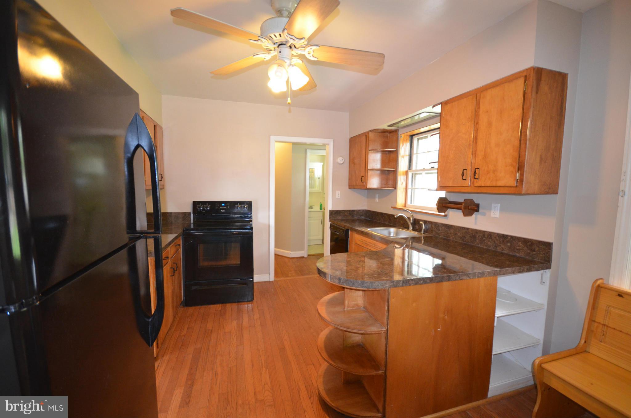 6043 Cipriano Road Lanham, MD 20706 - Photo 10 of 27 Kitchen
