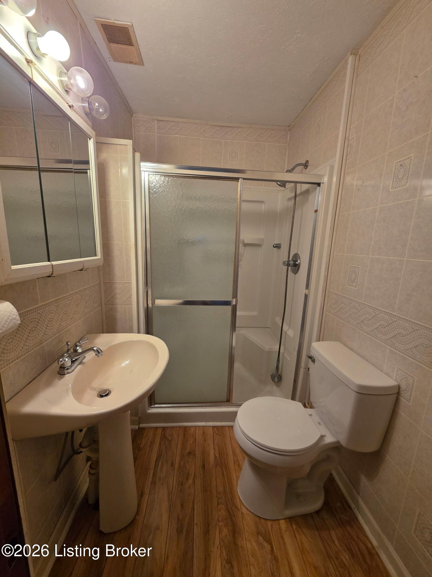 2514 Bloomfield Road Springfield, KY 40069 - Photo 4 of 11 Bathroom