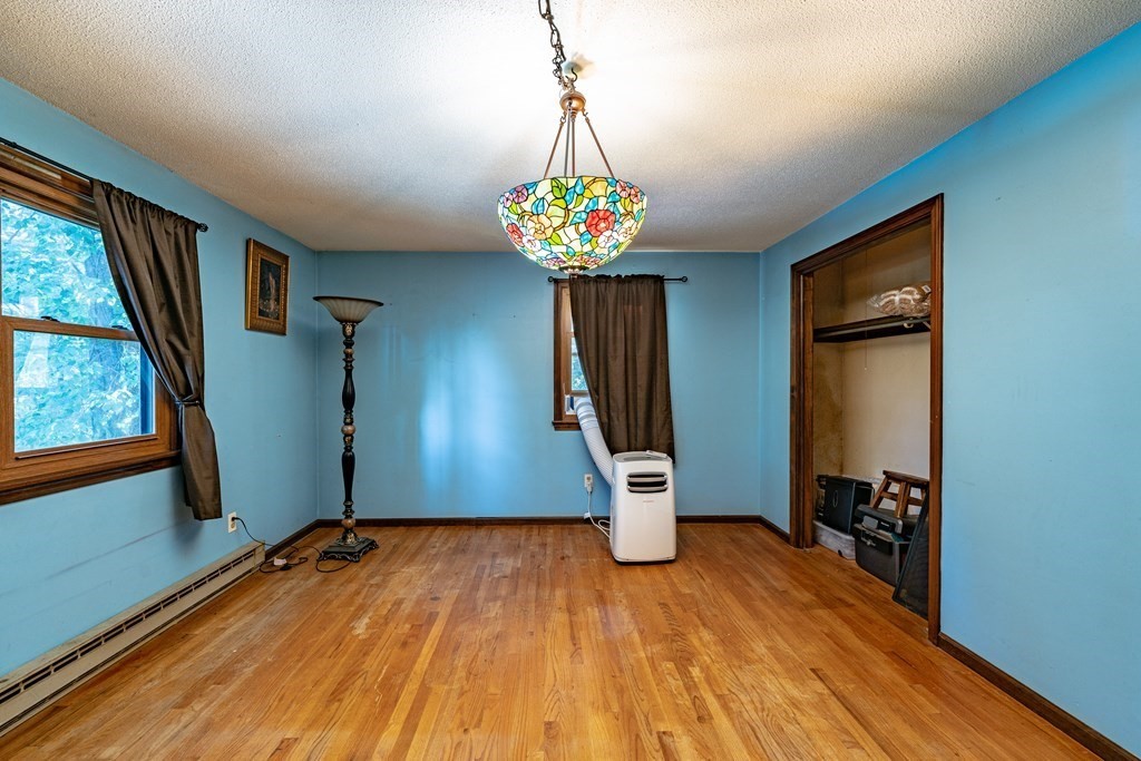 129 White Oak Road Springfield, MA 01128 - Photo 12 of 39