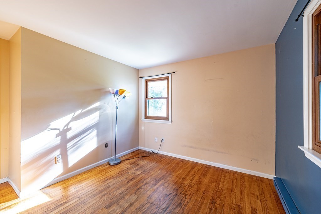 129 White Oak Road Springfield, MA 01128 - Photo 16 of 39