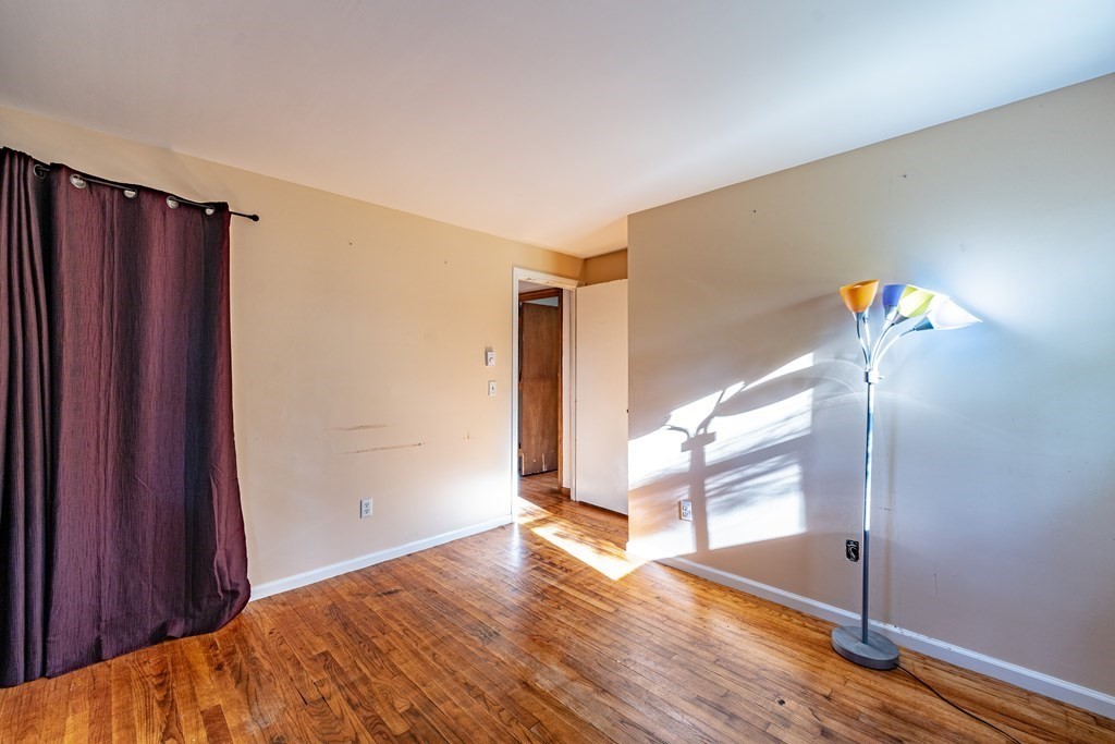 129 White Oak Road Springfield, MA 01128 - Photo 17 of 39
