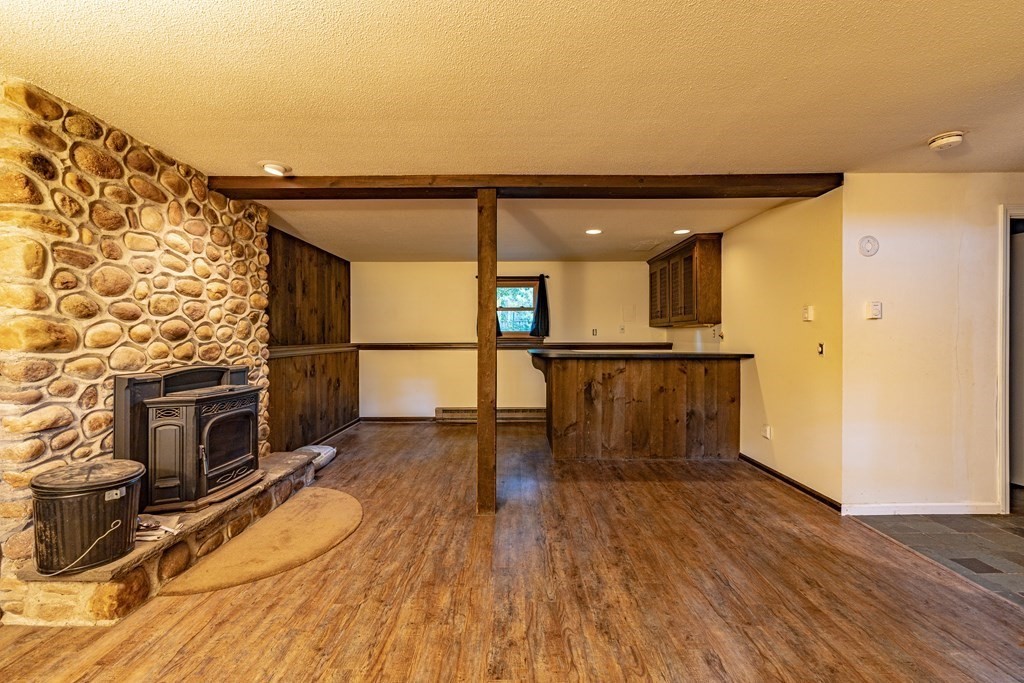 129 White Oak Road Springfield, MA 01128 - Photo 20 of 39