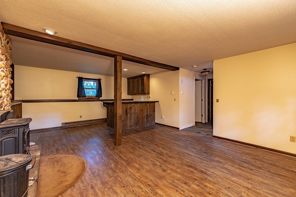 129 White Oak Road Springfield, MA 01128 - Photo 21 of 39