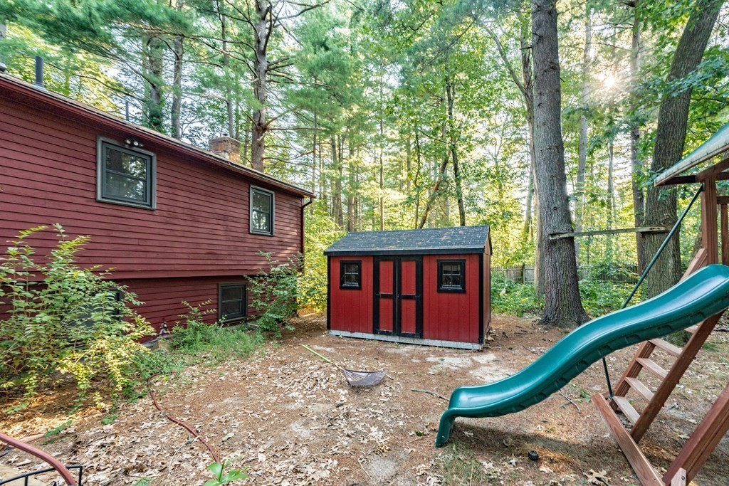 129 White Oak Road Springfield, MA 01128 - Photo 33 of 39