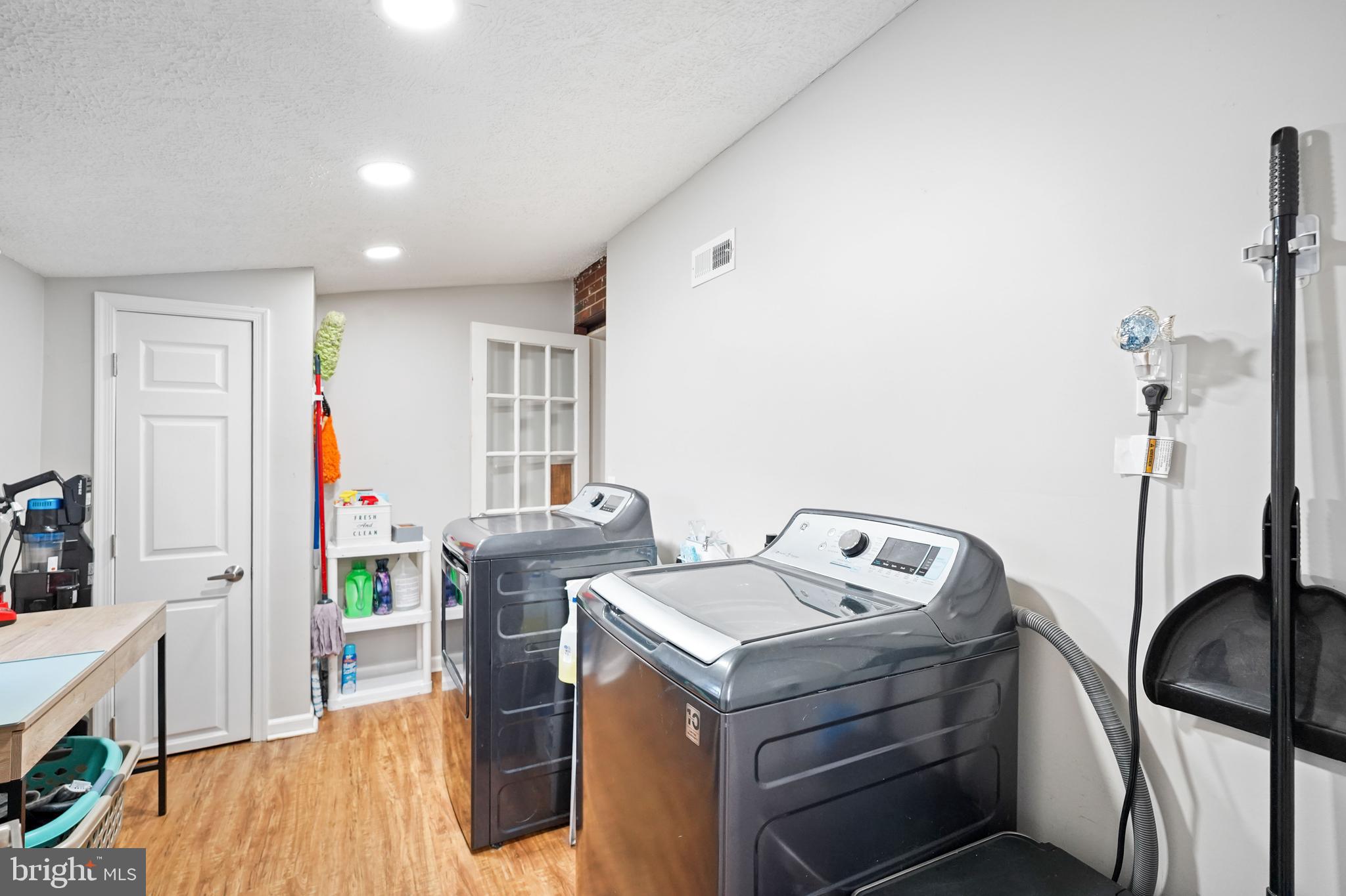 10012 Ellis Road Manassas, VA 20111 - Photo 39 of 54 a utility room with dryer and washer