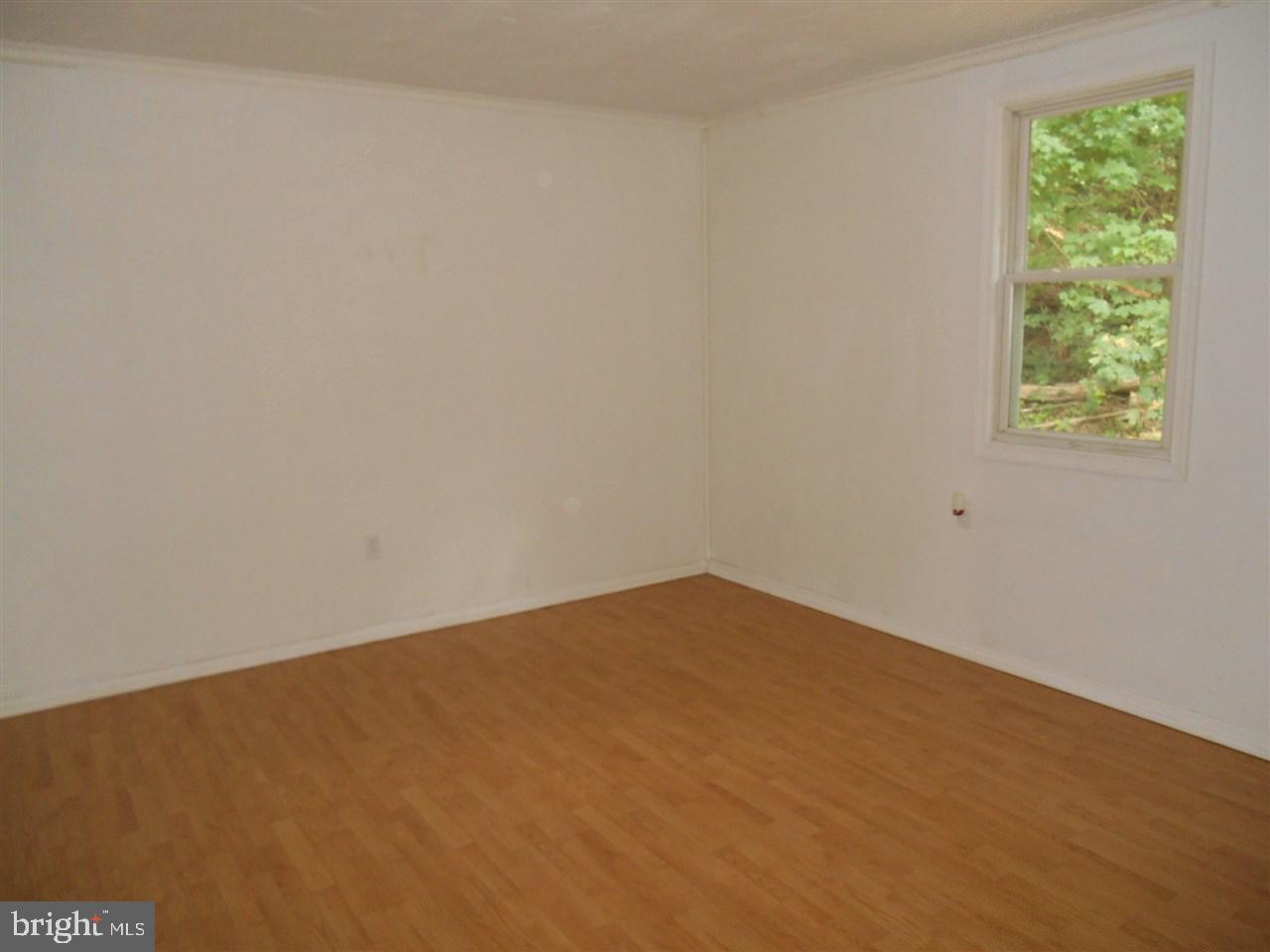 3075 East Prospect Road York, PA 17402 - Photo 8 of 9 Gallery Image 8