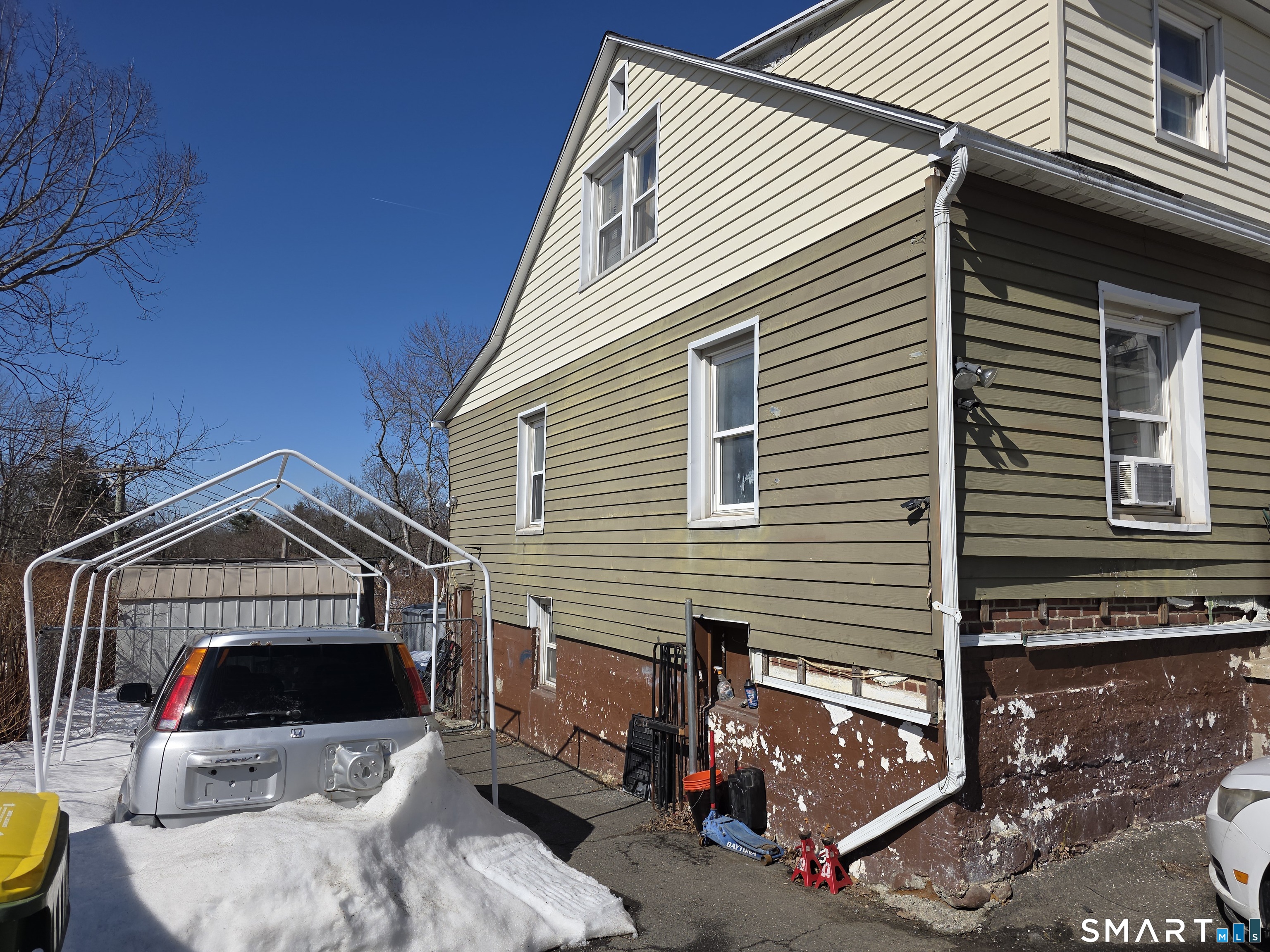 891 Pearl Lake Road Waterbury, CT 06706 - Photo 4 of 8