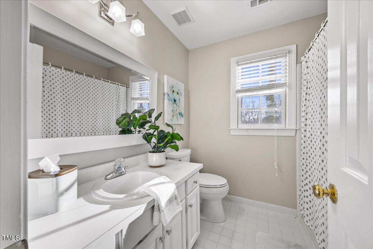 4209 Omni Place Raleigh, NC 27613 - Photo 30 of 49 33-2A1A2114