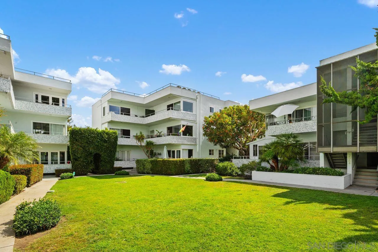 2368 Torrey Pines Road, Unit 63 La Jolla, CA 92037 - Photo 33 of 41 Exterior Back