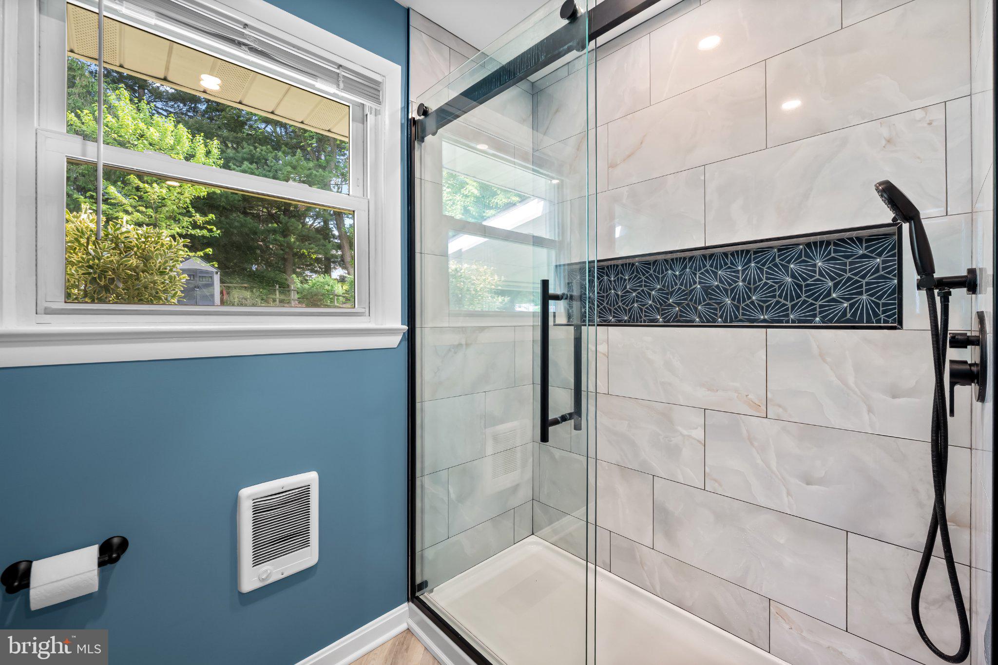 47 Sullivan Road Westminster, MD 21157 - Photo 18 of 33 Custom Tiled Shower