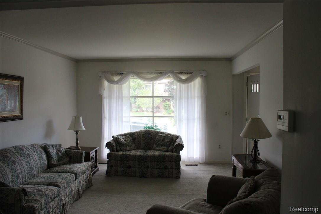 846 Lion Street Rochester, MI 48307 - Photo 12 of 25 12.JPG