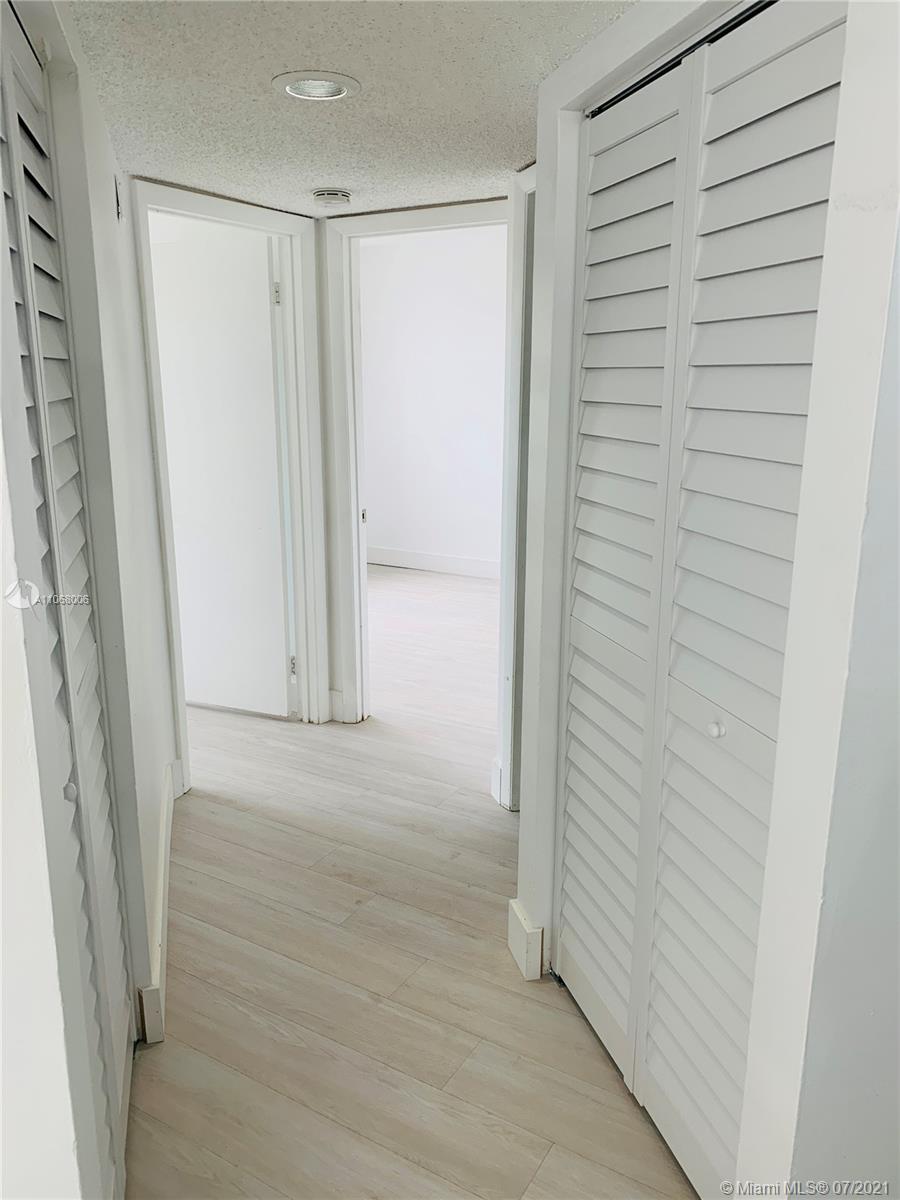 8801 Wiles Road Coral Springs, FL 33067 - Photo 16 of 34