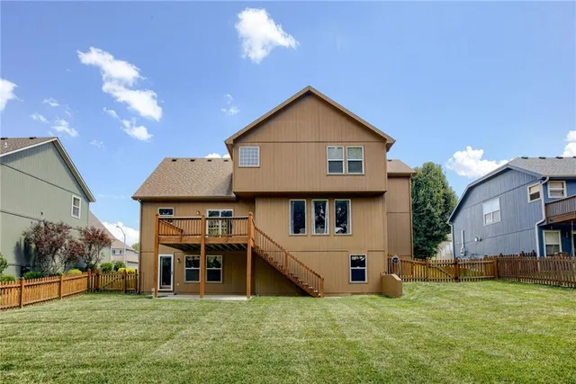 $399,000 | 20918 Larkspur Drive, Peculiar, MO 64078