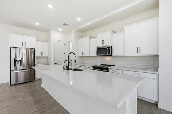 $2,950 | 2452 East Lovebird Lane, Gilbert, AZ 85297