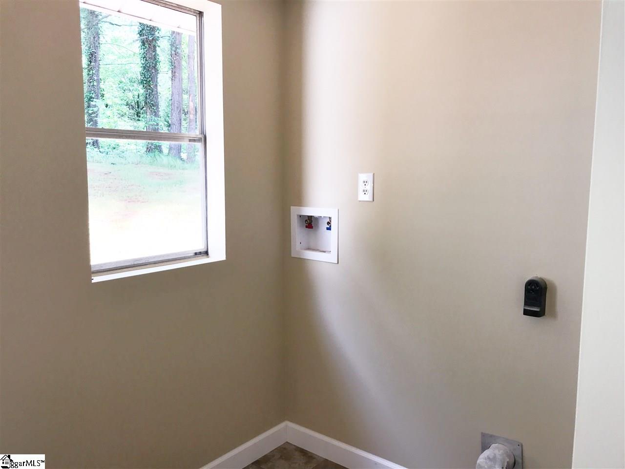 1150 Inman Road Wellford, SC 29385 - Photo 6 of 11 Gallery Image 6