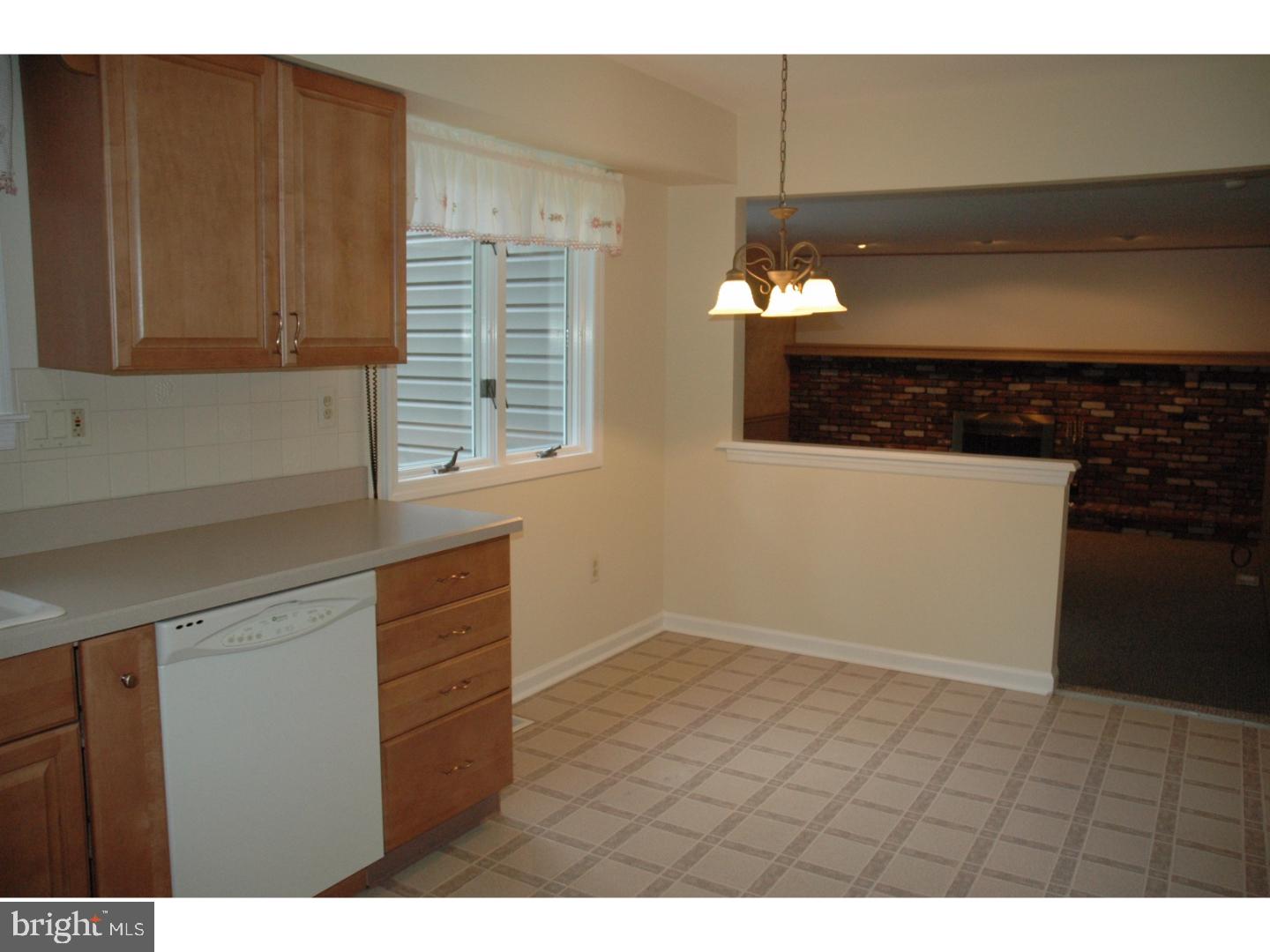 1611 Rivers Edge Drive Delanco, NJ 08075 - Photo 6 of 22 Kitchen